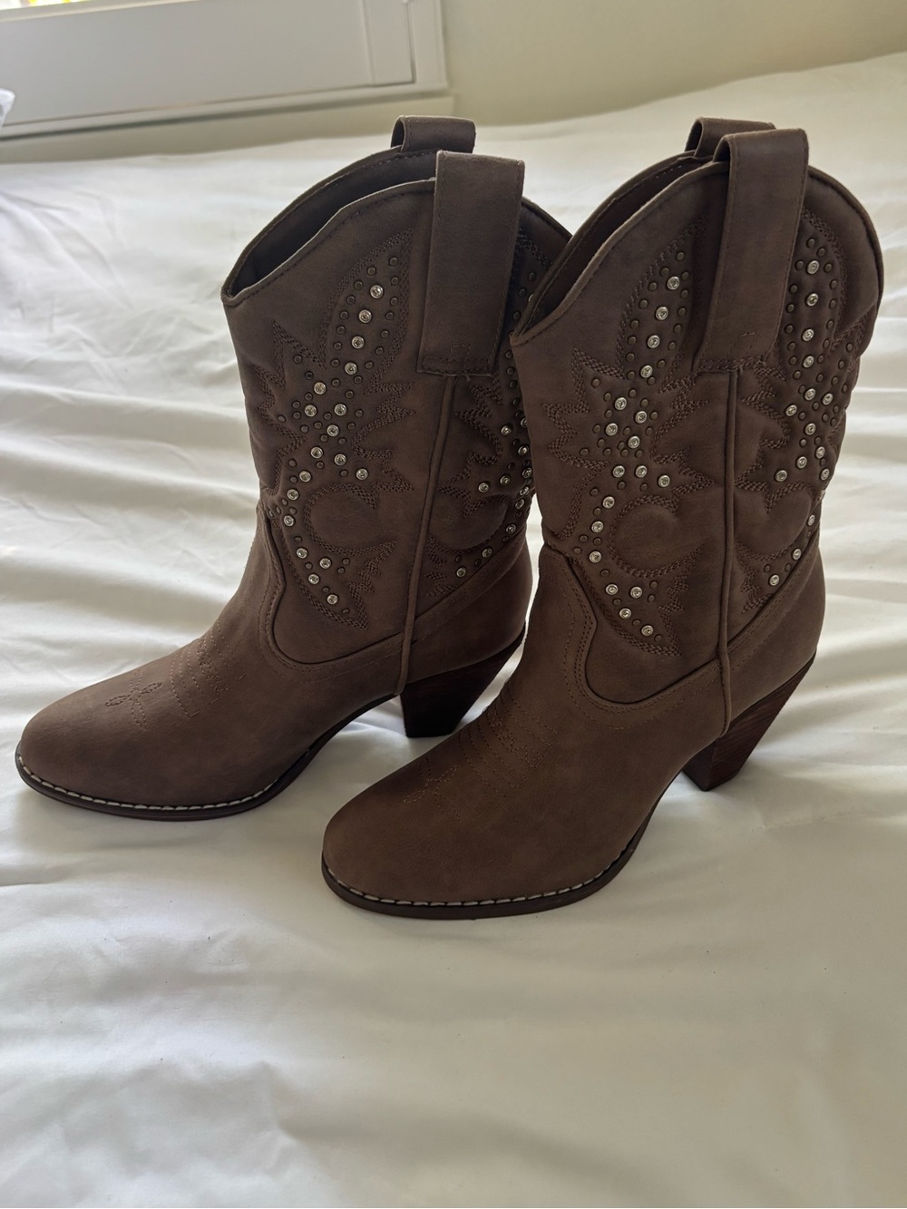 Naughty Monkey Houston Western Boots in Taupe Size 6.5 NWO-box